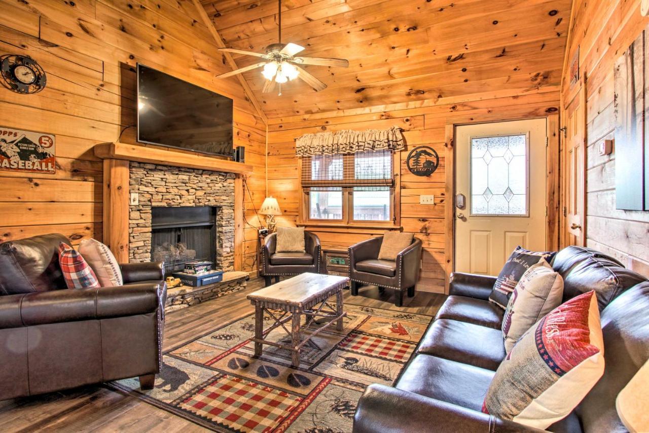 Pigeon Forge Cabin With Hot Tub And Mountain Views! Екстер'єр фото