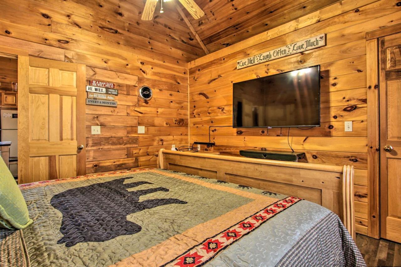 Pigeon Forge Cabin With Hot Tub And Mountain Views! Екстер'єр фото