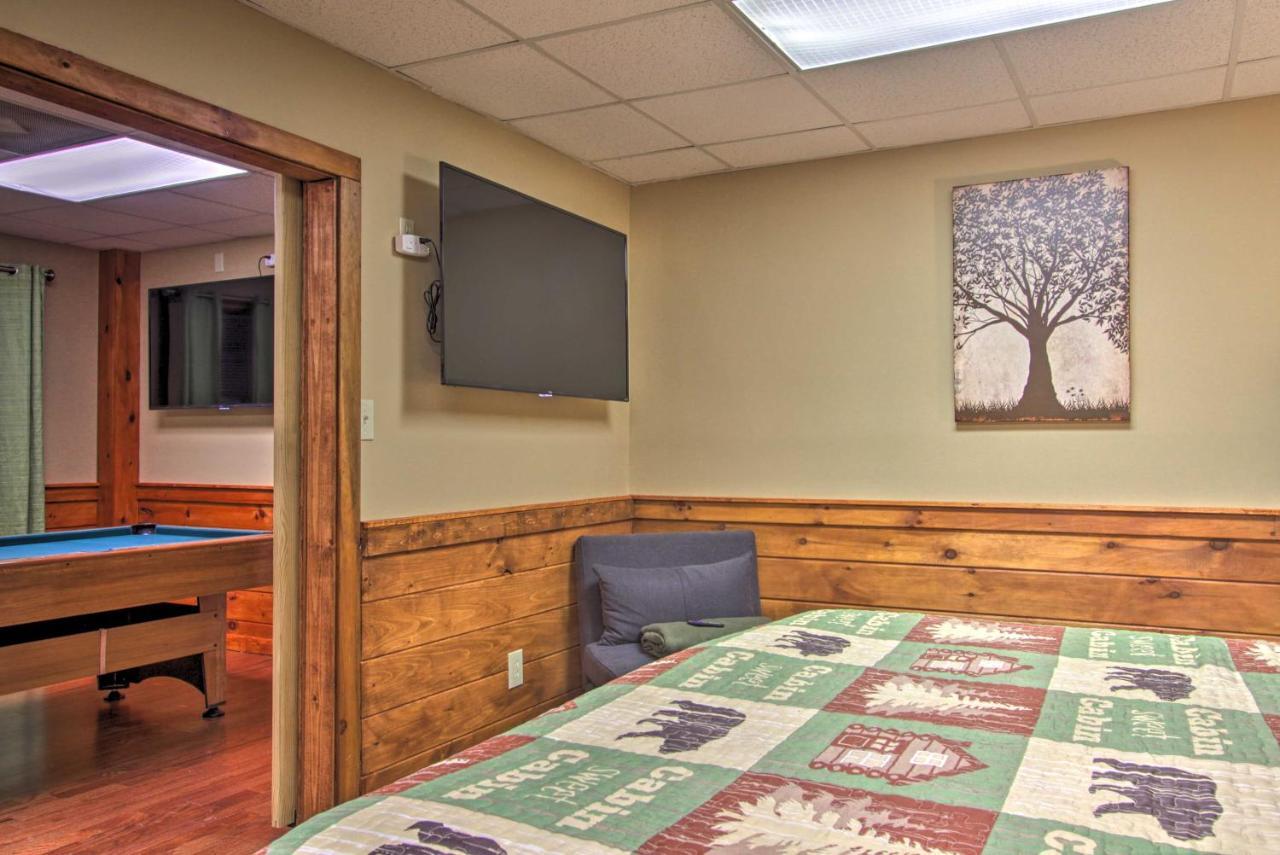 Pigeon Forge Cabin With Hot Tub And Mountain Views! Екстер'єр фото